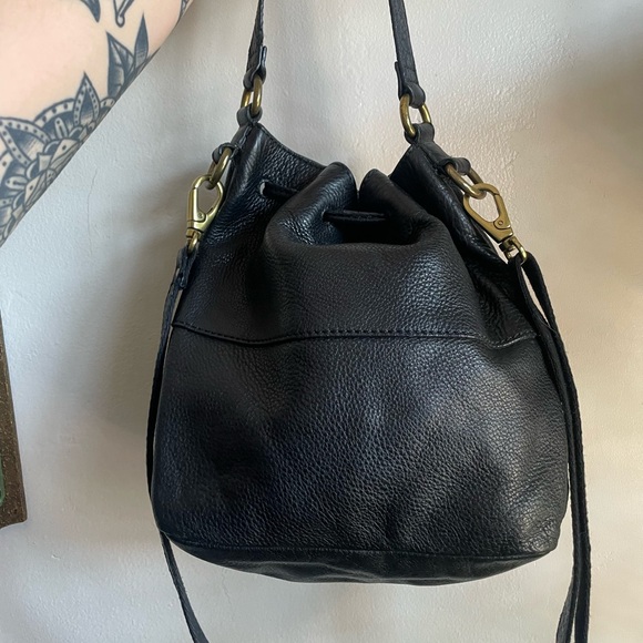 FOSSIL VICKERY DRAWSTRING SHOULDER CROSSBODY BUCKET BAG ~ Black Leather - Picture 9 of 9